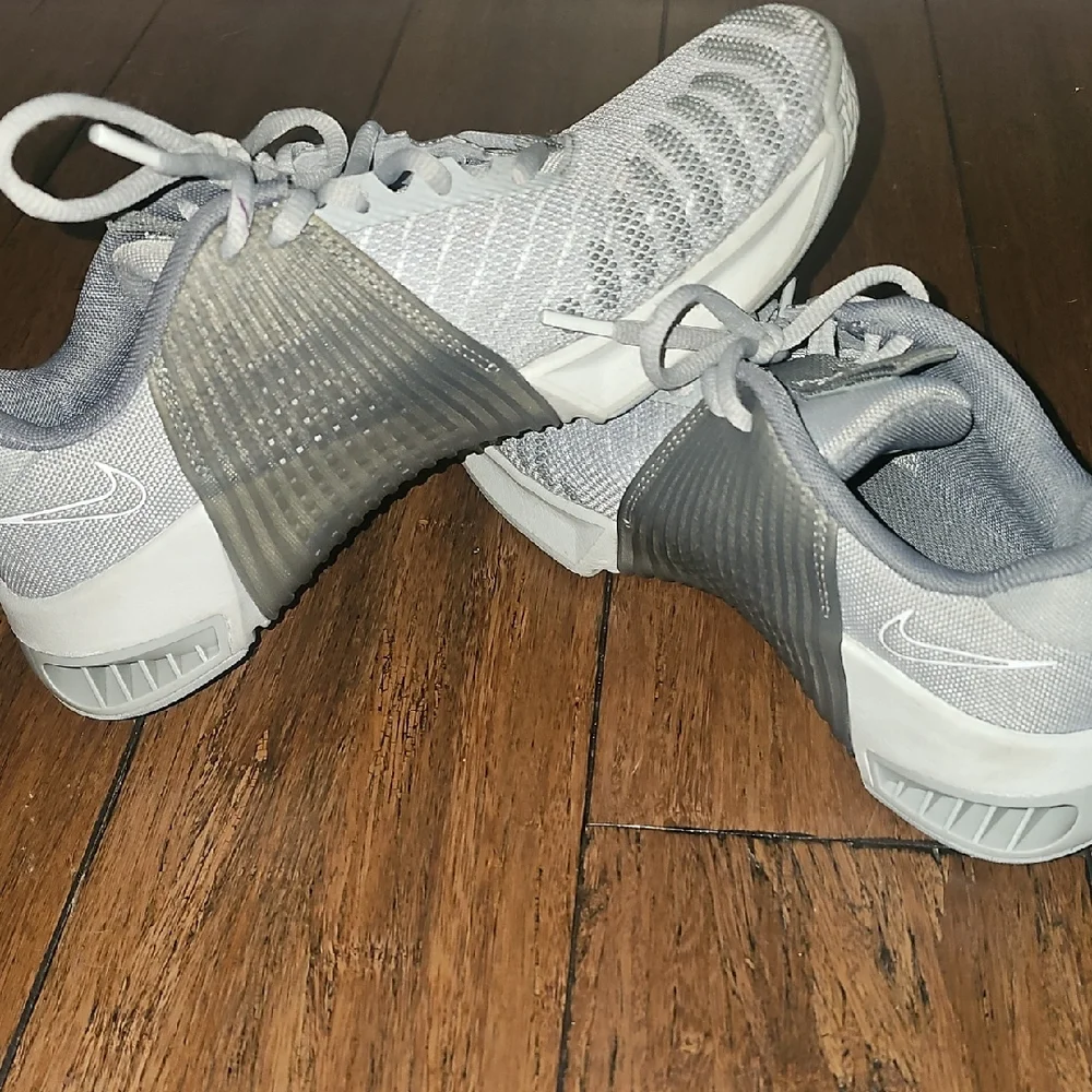 Nike Metcon 9 'Light Smoke Grey Sneakers